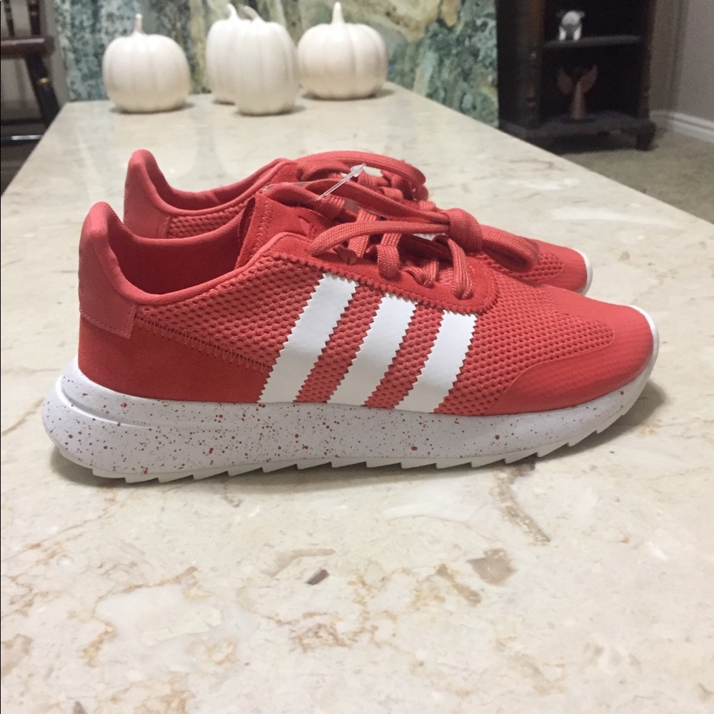 NWT adidas flashback - Picture 5 of 7